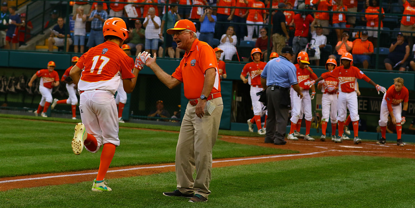 Hunter Ditsworth Running to Homeplate